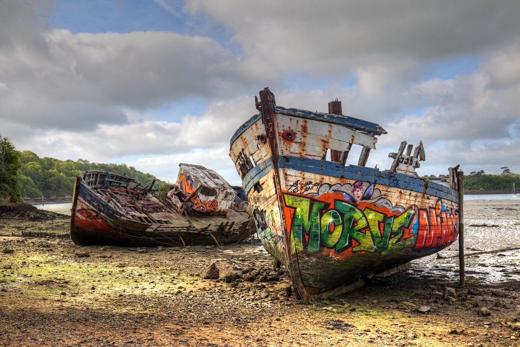 Cimetiere a bateaux hdr urbex scheepskerkhof rance quelmer bretagne france frankrijk kerkhof schepen boten fraffiti art kunst